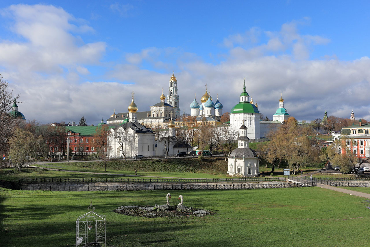 Смотровая площадка на Блинной горе с панорамным видом на Лавру